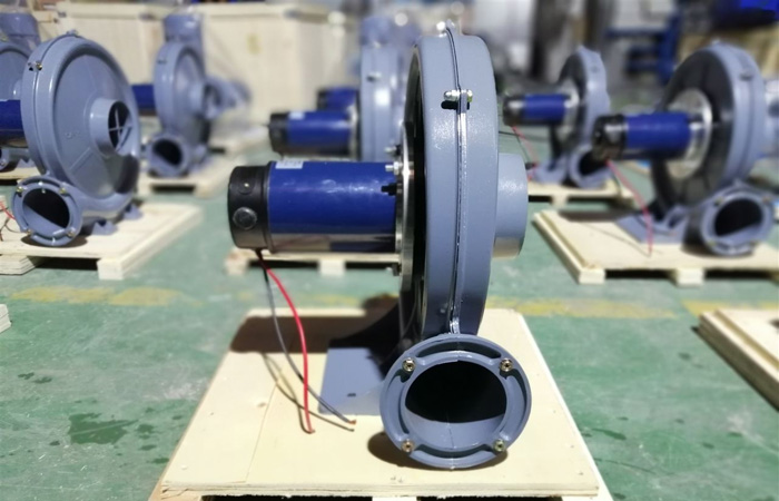 Can a waterproof fan work in low temperatures?